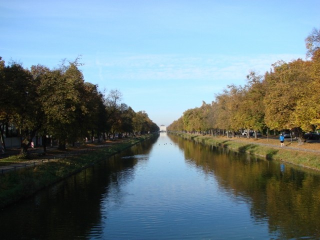 minhen kanal prema dvorcu